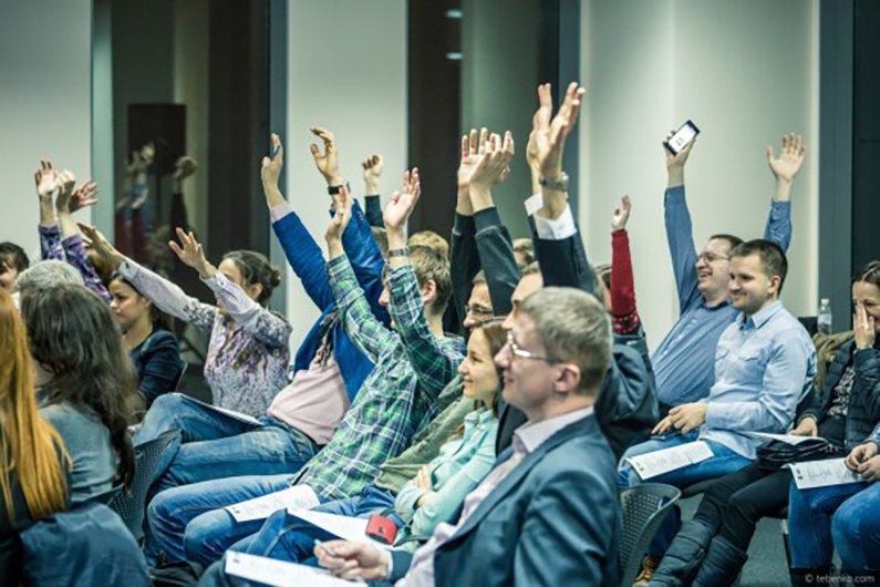 The Chamber Toastmasters club in Kiev, Ukraine, hosts an open house meeting for guests.