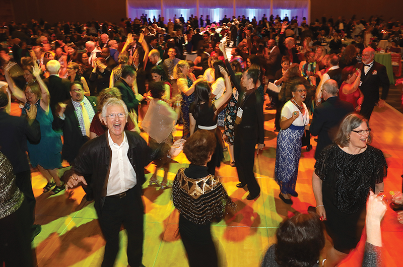 Members shake loose at the President’s Dinner Dance.