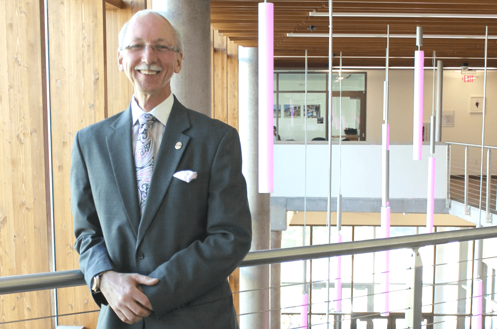 Richard Peck visits his alma mater, University of Texas in Dallas, where he earned his MBA in International Business.